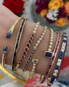 Wrist Jewelry, Jewelry Accessories Ideas, Dope Jewelry, Classy Jewelry, Jewelry Essentials, Funky Jewelry, Small Changes, Stacked Jewelry, Jewelry Lookbook