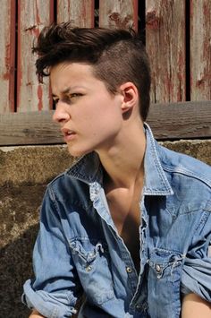 Queer Hairstyles, Butch Haircuts, Sapphic Vibes, Queer Aesthetic, Genderfluid Fashion, Manly Fashion, Tomboy Stil, Butch Fashion, Androgynous Girls