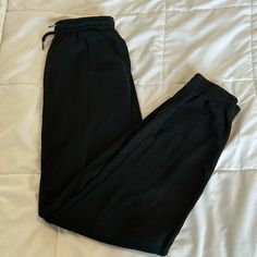 Brand New! Never Worn! Olive Jogger Pants, H&m Sweatpants, Burgundy Joggers, Green Joggers, Jogger Pants Casual, Casual Joggers, Black Sweatpants, Grey Joggers, Yoga Pants Women