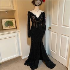 Black Lace Black Long Sleeve Formal Evening Dress, Long Black Gown, Senior Prom Dresses, Dresses Formal Elegant, Senior Prom, Dress Inspo, Black Gown, Dresses Formal, Dress Ideas