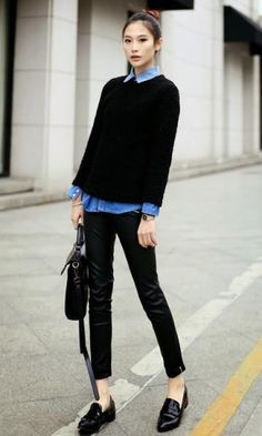 Minimalisticky Chic, How To Wear Loafers, Woman In Black, Looks Chic, Chambray Shirt, Work Fashion