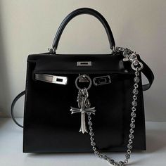 Hermes Keychain, Birkin Kelly, Bag Obsession, Kelly Bag, Heart Bag, Black Purse, Bvlgari Bags