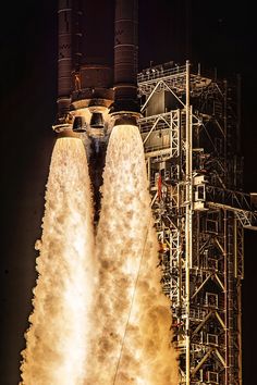 SLS Artemis Cape Canaveral Florida, Space Launch System, Nasa Photos, Space Launch, Rocket Launch, Space Artwork, Cape Canaveral, Space Race, Spaceship Design