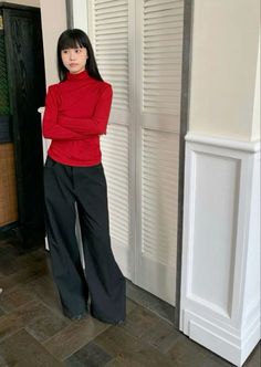 Semi Formal Classy Outfit, Hip Office Outfits, Black Flair Pants Outfits Winter, Sleek Going Out Outfits, Trench Winter Outfit, Business Proffesional Outfit Women, Dress Over Leggings Outfit, Classic 90s Outfit Women, 90s Womens Workwear