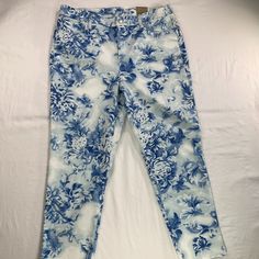 Chicos Chamellia Girlfriend Ankle Slim Leg Blue And White Floral Alabaster Size 1.5 Excellent New Condition! See Pictures ~ Measurements New With Tags! Smoke Free Home! Blue Cotton Jeans For Spring, Blue Stretch Jeans For Spring, Spring Stretch Blue Jeans, Casual White Jeans With Floral Print, Trendy Blue Jeans With Floral Print, Blue Floral Print Jeans For Summer, White Floral Print Jeans For Spring, Light Blue Floral Print Bottoms For Spring, Cropped Denim Pants