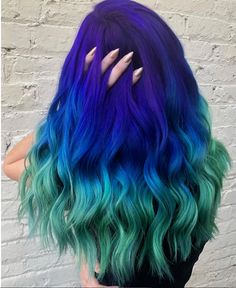 Blue And Green Hair, Teal Ombre Hair, Bold Hair Color, Hair Color Crazy, Ombré Hair, Hair Color Purple, Pretty Hair Color