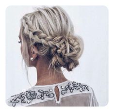 87 Easy Low Bun Frisuren und ihre Schritt für Schritt Anleitungen Easy Updo Hairstyles, Hairstyle Idea, Up Dos For Medium Hair, Fishtail Braid, Braided Hairstyles Updo, Penteado Cabelo Curto, Wedding Hairstyles Updo, Short Hair Updo, Hoco Hair