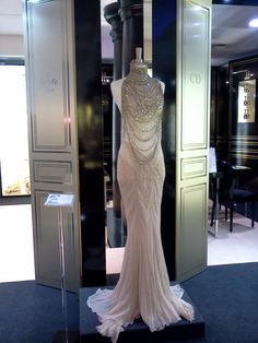 Charlize Theron's dress from the J'adore Dior commercial... want! Apparently it is on display at a Sephora in Barcelona... I may have to steal it. Dior Commercial, Charlize Theron Dress, Crystal Gown, J Adore Dior, Jacques Fath, Charlize Theron, Couture Gowns, Gorgeous Gowns