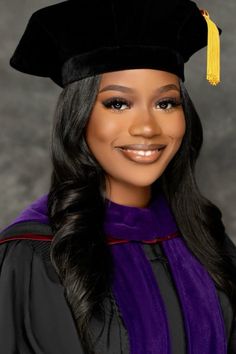 Black Doctor Graduation Pictures, Medical School Graduation Photoshoot, Phd Photoshoot Ideas, Graduation Pictures Doctor, Law School Graduation Pictures Ideas, Dnp Graduation Pictures, Associates Degree Graduation Pictures, Phd Graduation Pictures, College Grad Pics Ideas Photo Shoot