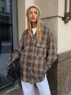 Casual Shirt Material: Cotton 30%, Polyester 70% Natural fiber Loose Fit Long Sleeve Closure Type: Single Breasted Pockets Turn-down Collar Non Strech Oversized Plaid Shirts, Nerd Chic, Normal Body, Chic Shirts, Shirts Women Fashion, Boyfriend Style, Spring Shirts, Retro Stil, Check Pattern