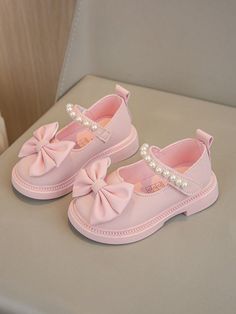 A Pair Of Pearl Embellished Shoes With Bowknot Decoration, Light Pink Cute Style Baby Pink Preppy    Colorblock Instep   Kids Shoes, size features are:Bust: ,Length: ,Sleeve Length: Baby Pink Shoes, Pink Preppy, Kids Flats, Embellished Shoes, Rose Pale, Old Shoes, Styles P, Pink Parties