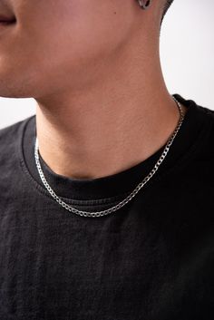 Aesthetic Chains, Wishlist 2024, House Items, Silver Chain For Men, Curb Chain Necklace, Pearl Shop, Holiday Essentials, Girly Pictures, Pearl Set