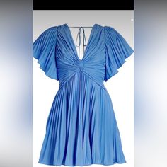 Stunning Dress! Perfect For Formal Events Size 4 Cape Sleeves, Looks Street Style, Monique Lhuillier, Fancy Dresses, Dream Dress, Guest Dresses, Blue Dress, Pretty Dresses, Aesthetic Clothes