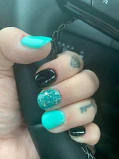 Neon Dipped Nails Ideas, Easy Dip Nail Ideas, Short Simple Acrylic Nails Square, Short Neon Nails, Teal Nail Ideas, Rodeo Nails, Sns Nails Colors, Cruise Nails, Shellac Nail Art