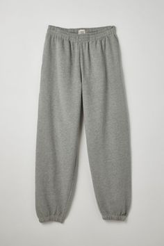 Wear them your way, every day BDG jogger sweatpants in a classic baggy fit. Soft French terry sweatpants with an easy pull-on drawstring waist and gathered jogger cuff. Get them only at Urban Outfitters. Features BDG Bonfire French terry jogger sweatpants From our BDG Bonfire collection Soft French terry sweatpants Classic jogger fit Gathered elastic cuffs Front and back pockets Easy drawstring waist UO exclusive Content + Care 80% Cotton, 20% polyester Machine wash Imported Size + Fit Model in Mens Grey Sweatpants, Joggers Grey, Baggy Sweatpants, Grey Sweats, Sweatpants Outfit, Grey Sweatpants, Grey Joggers, Tracksuit Bottoms, Jogger Sweatpants