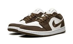 Jordan 1 Low Light Olive, Logo Wings, 70s Converse, Nike X Travis Scott, Low Air Jordan 1, Nike Air Jordan 1 Low, Converse Run Star, Sneakers Vans, Womens Air Jordans