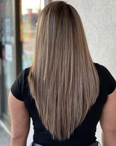 Quirky V Shape Cut for Straight Hair V Cut Haircut, Effortless Bob, V Cut Hairstyle, Haircut Summer, V Cut Hair, V Shaped Haircut, V Shape Hair, Summer Haircut, V Shape Cut