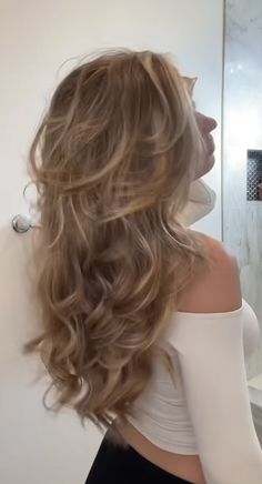 Long Blonde Hair Blowout, Ceo Hairstyles Women, Volume Blowout Long Hair, Curly Blowout Hair, Long Blonde Hairstyles With Layers, Extra Long Hair With Layers, Blowout Blonde Hair, Unique Haircuts For Long Hair, Haircuts For Women Long Hair