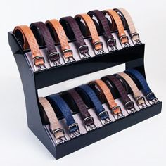 Belt Display Retail, Wallet Display, Store Display Design, Belt Store, Shoe Store Design, Belt Display, Clothing Store Displays, Retail Store Interior Design, Clothing Store Interior