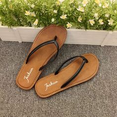 Patterned:Solid colorMaterial:PVCHeel Type:FlatClosure:Slip-onStrap Type:Flip FlopsAll-season:SummerPrinting Type:No PrintingHeel Hight:Flat HeelStyle:CasualItem ID:RL96378 Beach Slides, Black 7, Types Of Printing, Flip Flops, Slides, Slip On, Solid Color, Women Shoes, Heels