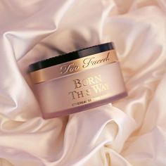 Born This Way Ethereal Setting Powder | TooFaced Christmas Makeup Look, Make Up Tools, Makeup Guide, High End Makeup, Too Faced Makeup, Kesha, Born This Way, Christmas Makeup, Makeup Obsession