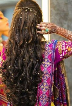 Hairstyle Traditional, Engagement Hairstyle, Amazing Braids, Designer Suits For Wedding, Navratri Outfits, Lehenga Hairstyles, Bridal Hairstyle Indian Wedding, Hair Style On Saree, Engagement Hairstyles