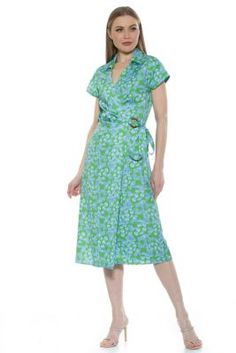 The Paris surplice wrap midi dress is a must have for your closet. This dress features true wrap body, short sleeves, midi length skirt, waist tie. | Alexia Admor Women's Paris Surplice Wrap Midi Dress, Green, 8 Midi Dress Green, Alexia Admor, Wrap Midi Dress, Midi Length Skirts, Waist Tie, Midi Length, Must Haves, Dress Outfits, Midi Dress