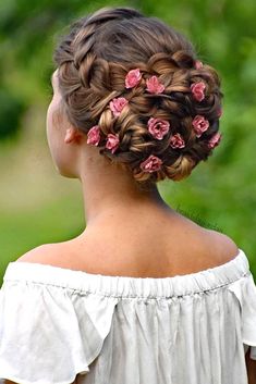 Flowers In Her Hair, Braided Bun Hairstyles, Hair Shedding, Spring Hairstyles, Trending Hairstyles, Box Braids Hairstyles