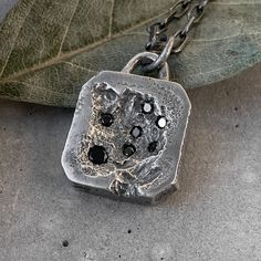 At the moment we have problems with the payment system and we only accept payment through PAYPAL. Please select PAYPAL as your payment method when placing your order. Otherwise we will have to cancel your order. Thanks for understanding! CUBE pendant with seven black cristals and artisan chain Material: 925 sterling silver Processing type: volcanic oxidation + polishing Pendant length: 16mm Width: 15 mm Thickness: 4 mm Pendant weight: 7g (without chain) Default chain: silver Anchor weave with 2* Cube Pendant, Fiber Necklace, Galaxy Pendant, Metal Processing, Arrowhead Necklace, Gold Hamsa, Chain For Men, Black Stones, Beaded Pendant Necklace