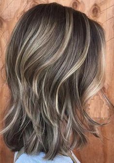 Hair Color Guide, Short Hair Highlights, Brunette Hair With Highlights, Asian Short Hair, Honey Blonde Hair, Blending Gray Hair, Dark Blonde Hair