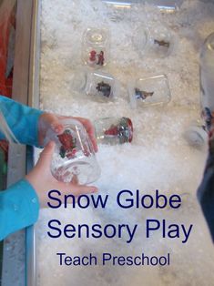 Stars Preschool, Winter Snowglobe, Snowmen Art, Winter Sensory, Winter January, Discovery Bottles, Sensory Tubs, Sensory Tub, Preschool Winter