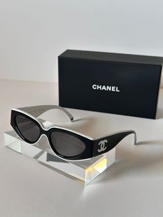 Sunglasses Women Aesthetic, Fashion Eyeglasses, Cool Sunglasses, Rich Girl, Silver Watch, Body Care, Chanel