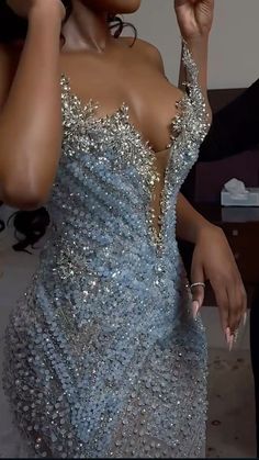 Shiny Corset Dress, Prom Dresses Silver, Silver Prom Dress, Prom Dress Inspiration, Baddie Outfits Casual, Outfits Casual, Baddie Outfits, Red Carpet, Prom Dresses