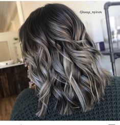 Wavy Mid Length Hair, Vibrant Hair Color Ideas, Spring Hair Color Ideas, Spring Hair Color Trends, Vibrant Hair Color, Two Tone Hair, Mushroom Hair, Mushroom Brown, Bold Hair Color