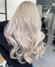 Hair Color Ideas For Brunettes Balayage, Bright Blonde Hair, Summer Blonde Hair, Rapunzel Hair, Champagne Blonde