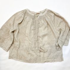 New With Tags Women’s Magaschoni Blouse 100% Belgium Linen Beautifully Detailed Beige Neutral Tops For Daywear In Spring, Neutral Tops For Spring Daywear, Peasant Style Beige Linen Top, Long Sleeve Neutral Tops For Vacation, Neutral Long Sleeve Tops For Vacation, Peasant Linen Tops For Daywear, Bohemian Neutral Tops For Vacation, Neutral Bohemian Tops For Vacation, Mustard Yellow Top