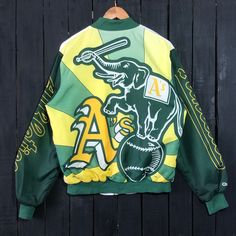 Vintage 80s Oakland Athletics Chalk Line Jacket Bomber Fanimation Varsity A's Saiz Medium Boxy Label : Chalk Line Label Size :M (refer the measurement) Made in USA Materials from (Lining 100% Polyester) (Shell 100% Polyester) ( Knit Trim 100% Polyester) Used Item With Condition 7/10 Refer Picture. Stain and No Holes. Lay Down Flat Measurement : - Width (armpit to armpit) and: 23 Inches - Length (shoulder to end of garment): 25 Inches We are selling used clothing with good condition. DO NOT EXPECT the item is like new condition. Shipping: DHL EXPRESS with TRACKING NUMBER. Track and Trace http://www.dhl.com Parcel will be arrive within 3-6 business days or more due to location and custom clearing. Please PROVIDE your PHONE/CONTACT NUMBER for SHIPPING/DELIVERY purpose. VERY IMPORTANT ‼ for sa Oakland Athletics, Line Jackets, Used Clothing, Label Sizes, Chalk, Made In Usa, Bomber Jacket, Adult Outfits