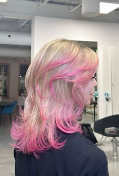 Pink Frosted Tips Hair, Pink Hair Half Up Half Down, Blonde Hair With Pastel Pink Highlights, Blonde Hair With Red Tips Dip Dyed, Blonde Hair Colored Tips, Pink Hair With Layers, Pink Tip Hair, Blonde Hair Pink Tips