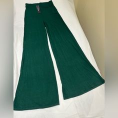 Nwt: Wide Leg Lulu’s Green Trousers - Sz:Xs Soft Material Fitted Green Wide Leg Pants For Loungewear, Fitted Green Wide Leg Lounge Pants, Green Full-length Bottoms For Night Out, Green Casual Bottoms For Night Out, Casual Green Bottoms For Night Out, Casual Green Pants For Night Out, Fitted Green Loungewear Bottoms, Lulu Pants, Green Trousers