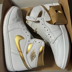 Size: 13 Women/ 11.5 Men Brand New Missing Lid Nike Air Jordan 1 Retro, Air Jordan 1 Retro High Og, Womens Jordans, Air Jordan 1 Retro High, Nike Air Jordan 1, Air Jordan 1 Retro, Jordan 1 Retro High, Jordan 1 Retro, Air Jordan 1