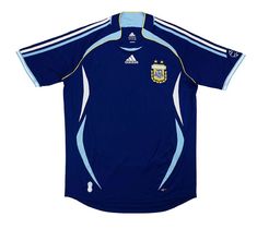 Check out the Argentina 2006 Away kit by adidas, worn in the 2006 International season. Football Fashion, Retro Sport, Vintage Hoodies, Black Men Fashion