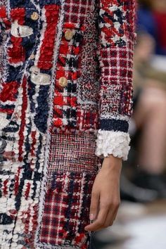 Best Clothing Brands, Haute Couture Details, Extreme Fashion, Patchwork Clothes, Textiles Fashion, Street Outfit, Thom Browne, Comfortable Fashion