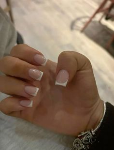 Easy White Nail Designs For Beginners, Small French Tips Nails, Short White French Tip Acrylic Nails, White Short French Tip Nails, White Classic Nails, Gel X Nails French Tip, French Tips Nails With Design, White French Tip Square, White French Tips Nails