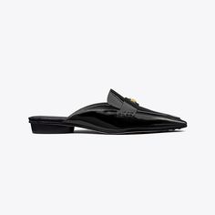 To the point. This backless loafer is a minimalist staple with a sleek pointed toe, crafted in patent leather and finished with a cushioned leather footbed for all-day comfort. Backless Loafers, Designer Flats, Monogram Tote, Footwear Design Women, Slim Straight Jeans, Designer Shoes, Designing Women, Patent Leather, Tory Burch