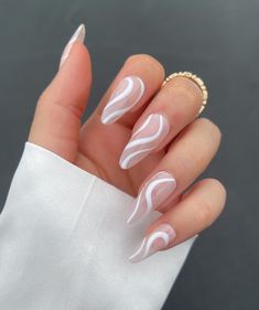 White Swirl Nails, Black And White Swirl, Swirl Nails, Easy Nails, White Acrylic Nails, Lines On Nails, Classy Acrylic Nails, Pink Nail, Nailed It