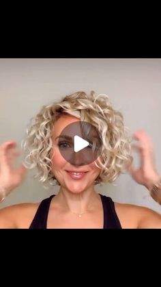 Short Loose Curly Hair, Short Fine Curly Hair, Curly Bobs For Older Women, Short Curly Hair With Layers, Short Curly Blonde Hair, Summer Curly Hair, Cut Own Hair, Loose Curly Hair, Hair Styles Curly Hair