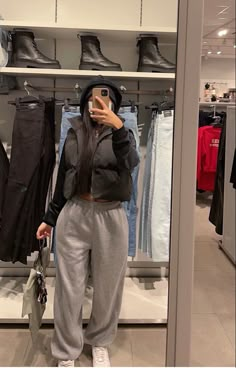 Douyin Dress, Girly Summer Outfits, Famous Youtuber, Iconic Looks, Mode Zara, Latina Fashion Outfits, Winter Fashion Outfits Casual, Casual Outfit Inspiration, Lazy Outfits