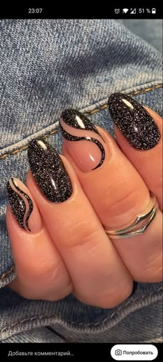 Black And White Nail, Unghie Sfumate, Black Nail Designs, Cute Gel Nails, White Nail, Short Acrylic Nails Designs, Silver Nails, Classy Nails, Funky Nails