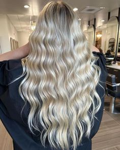 Curled Blonde Hair, Summer Blonde, Hair Inspiration Long, Simple Prom Hair, Hair Color Shades