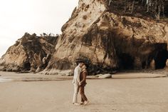 https://emmahalet.com/2024/05/14/dreamy-boho-west-coast-same-sex-elopement-hug-point-state-park-or/